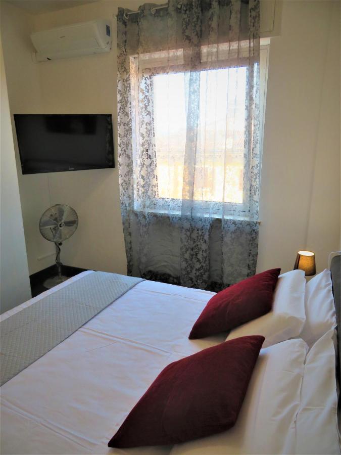City39 "Residenze Del Cuore" เวโรนา ภายนอก รูปภาพ